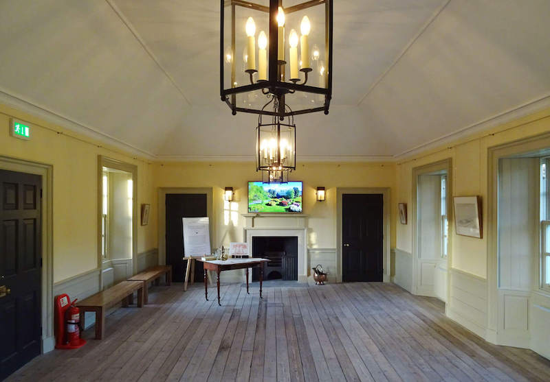 Botanic Gardens Cottage 1